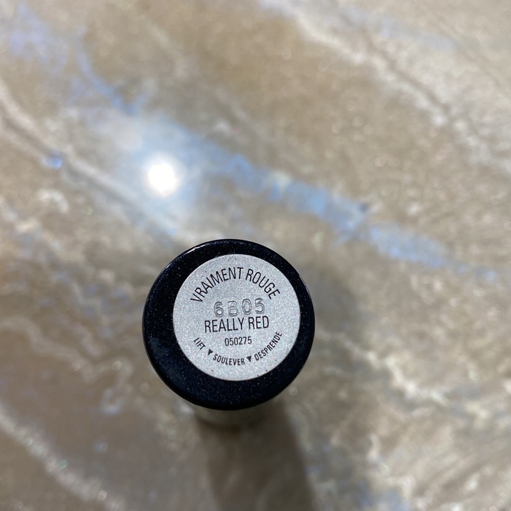 Mary Kay Creme Really Red Lipstick - Picture 6 of 6